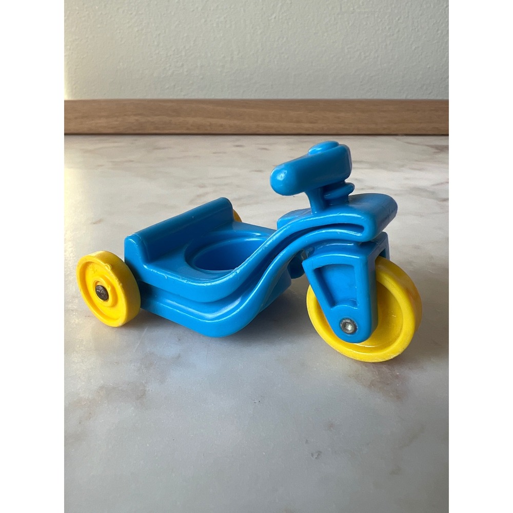 Vintage Fisher-Price Little Riders #656 Tricycle with Blonde Girl Figure - Picture 4 of 6